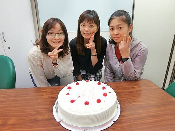 17,19,21壽星們，生日快樂，謝謝蛋糕%26;飲料🎂🥤_191016_0010.jpg