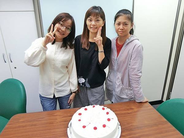 17,19,21壽星們，生日快樂，謝謝蛋糕%26;飲料🎂🥤_191016_0011.jpg