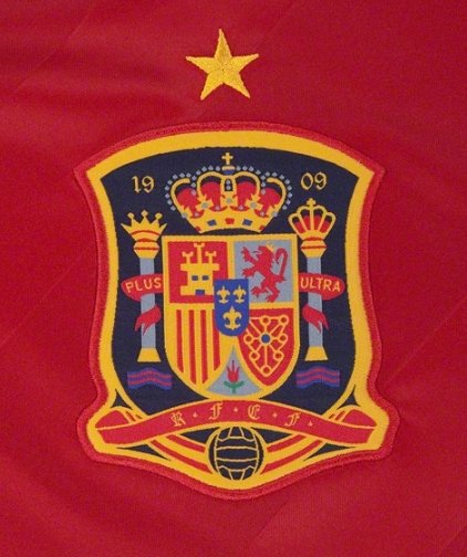 spain-national-soccer-jersey-2011-13-primo-logo__96814_zoom