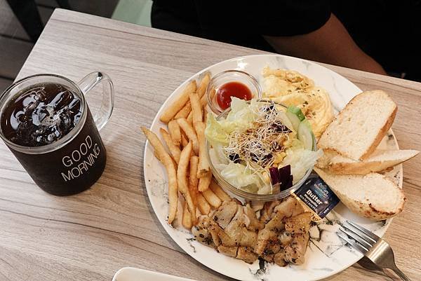 歐浮找餐＿西屯福科店｜台中早午餐｜芋泥蛋餅好好吃