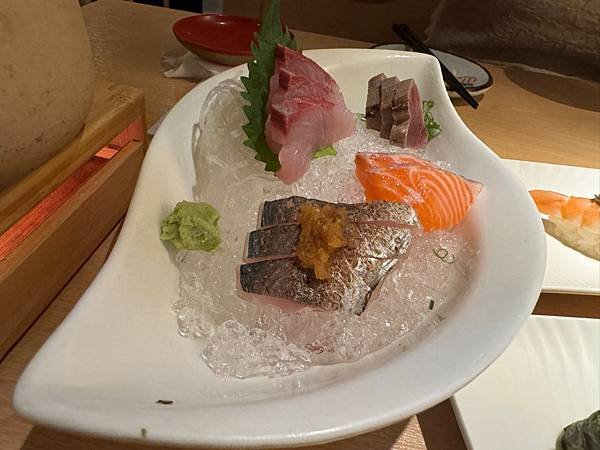 【高雄食記】近凹子底站  交通方便  料理無雷的義郎創作壽司