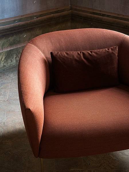 Tacchini-RomaArmchair1.jpg