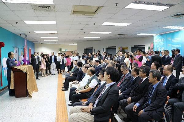 中國醫藥大學“牙醫學院”成立揭牌盛況.jpg
