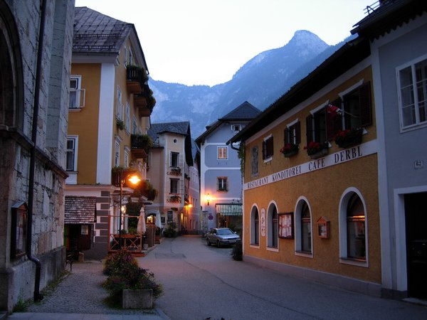 Hallstatt_street2