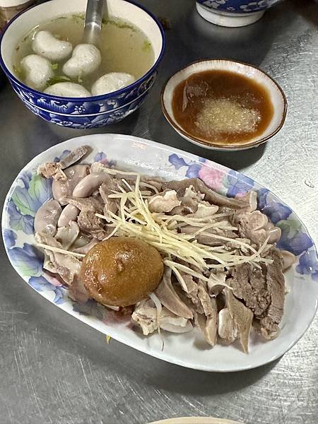 《高雄食記》小時候的回憶，隱身南華商圈的古早味麵攤，從早餐吃