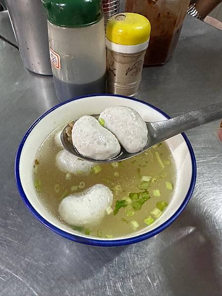 《高雄食記》小時候的回憶，隱身南華商圈的古早味麵攤，從早餐吃