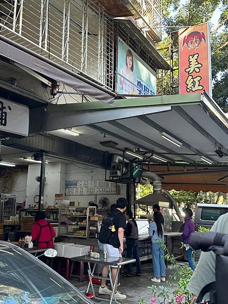 果貿社區超人氣早餐店,排隊人潮絡繹不絕,也是外國觀光客會到訪