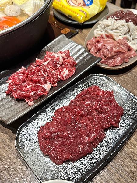 在台北也可以吃得到溫體牛肉,熱炒也表現不俗~~宣牛溫體牛肉火