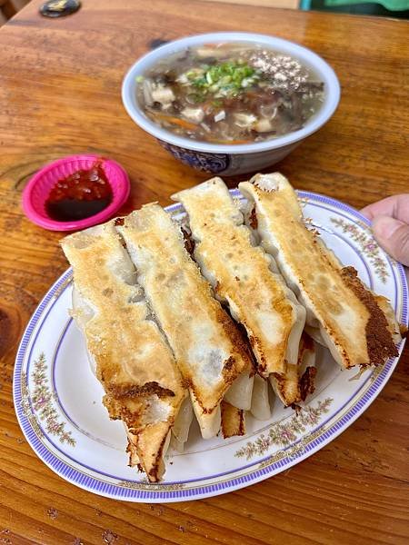 只賣兩種餐點，就足以讓饕客一再前往～～永和佳佳香鍋貼