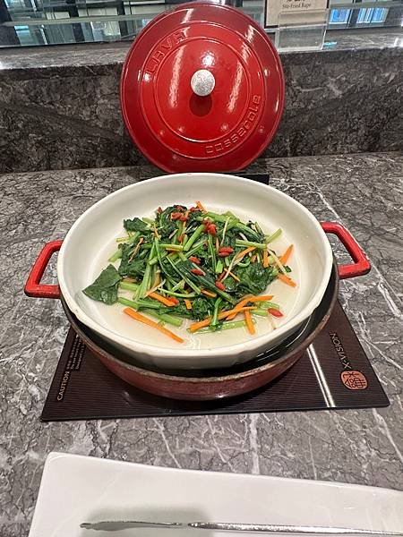澎拜生猛海鮮火鍋吃到飽，還有飯店自助餐～木櫃工廠創意鍋物
