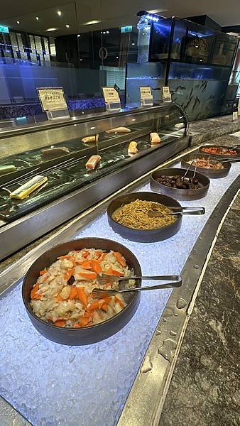 澎拜生猛海鮮火鍋吃到飽，還有飯店自助餐～木櫃工廠創意鍋物