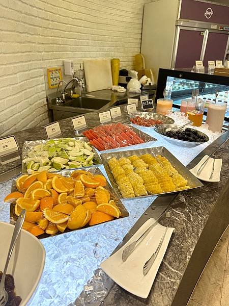 澎拜生猛海鮮火鍋吃到飽，還有飯店自助餐～木櫃工廠創意鍋物