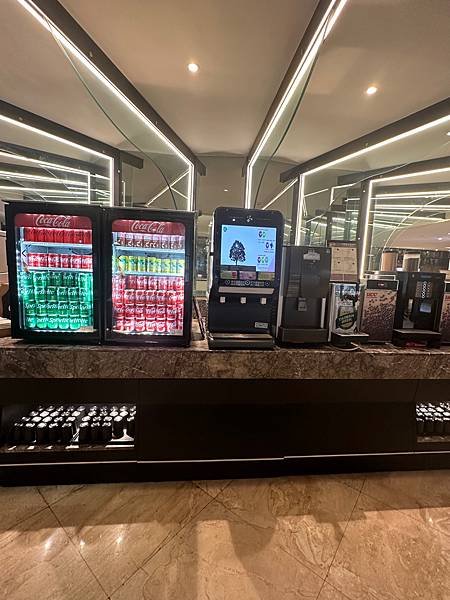 澎拜生猛海鮮火鍋吃到飽，還有飯店自助餐～木櫃工廠創意鍋物