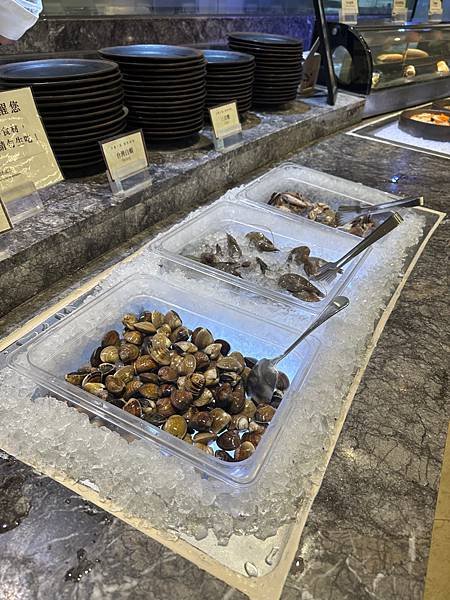 澎拜生猛海鮮火鍋吃到飽，還有飯店自助餐～木櫃工廠創意鍋物