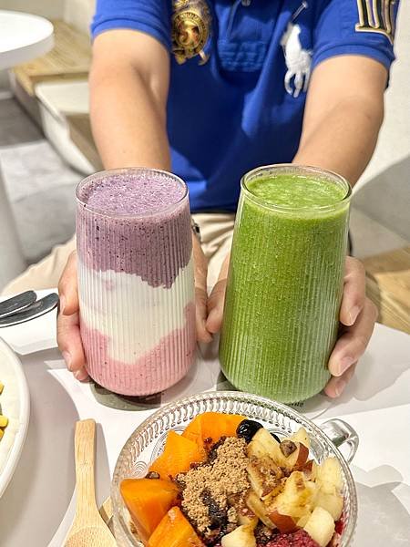 色彩繽紛的綠果昔，兼具健康與美觀～To Be Smoothi