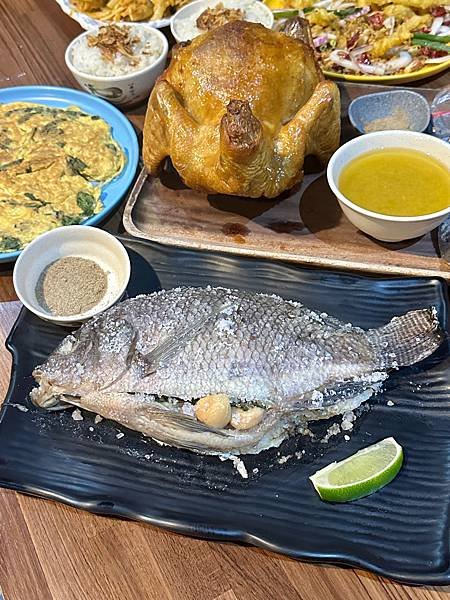金黃烤雞不需到深山才吃得到，市區有飄香味～文·茶園