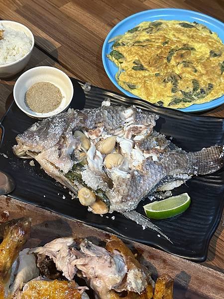 金黃烤雞不需到深山才吃得到，市區有飄香味～文·茶園