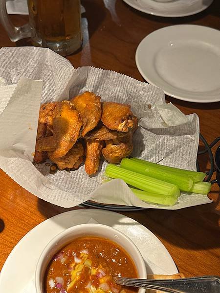 餐前麵包好吃到一直續～Texas Roadhouse德州鮮切