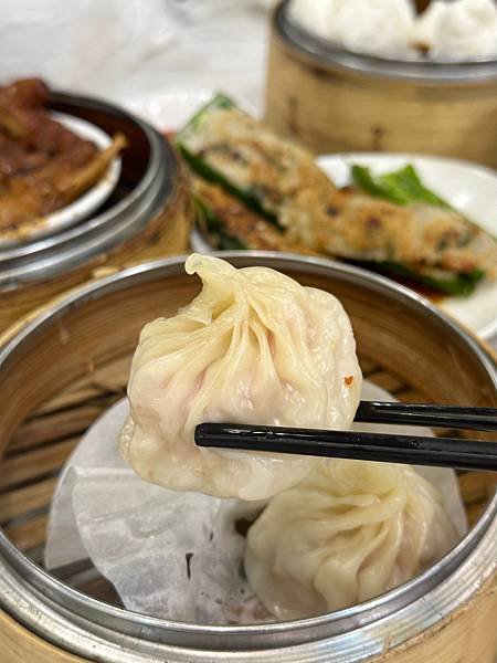 傳統香港酒樓吃傳統早茶，人聲鼎沸的港式氛圍～倫敦大酒樓