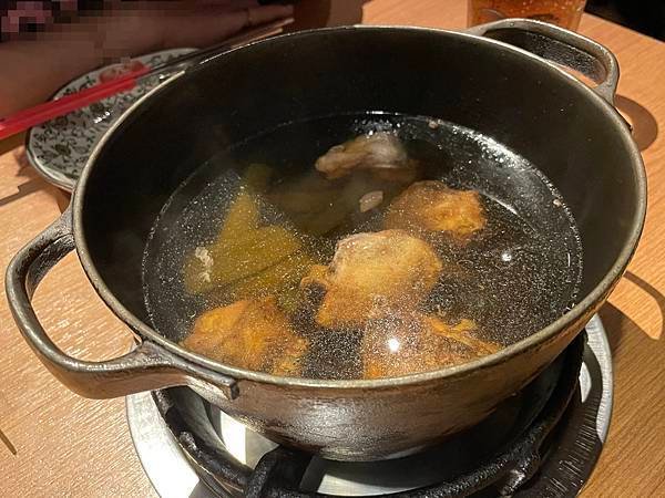 【台中 南屯】湯棧 公益店｜超人氣火鍋店 主打麻油/燒酒/剝