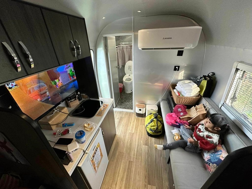 【苗栗】親子旅遊❙逗點露營區❙一泊二食超級領航者露營車體驗、