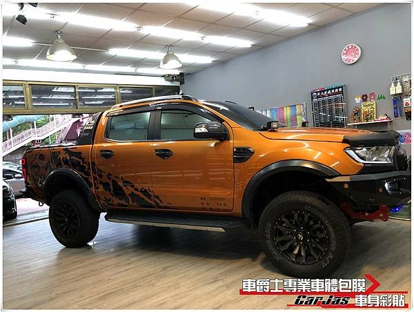 FORD RANGER 客製化運動線條車身彩貼