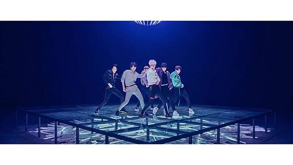 빅스(VIXX) - %5C다이너마이트%5C (Dynamite) Official M_V - YouTube (1080p) 044.jpg