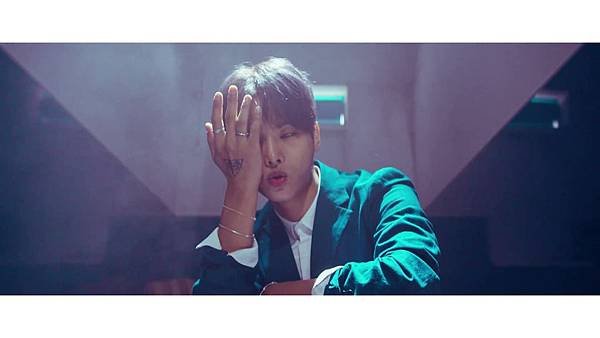 빅스(VIXX) - %5C다이너마이트%5C (Dynamite) Official M_V - YouTube (1080p) 086.jpg