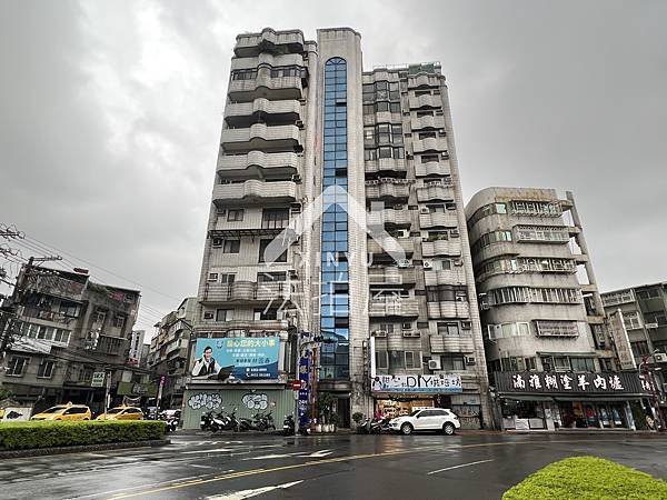 南雅西路1.jpg