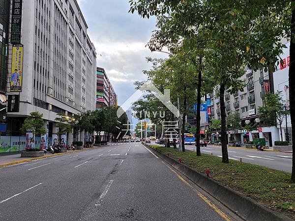 忠孝東路9.jpg