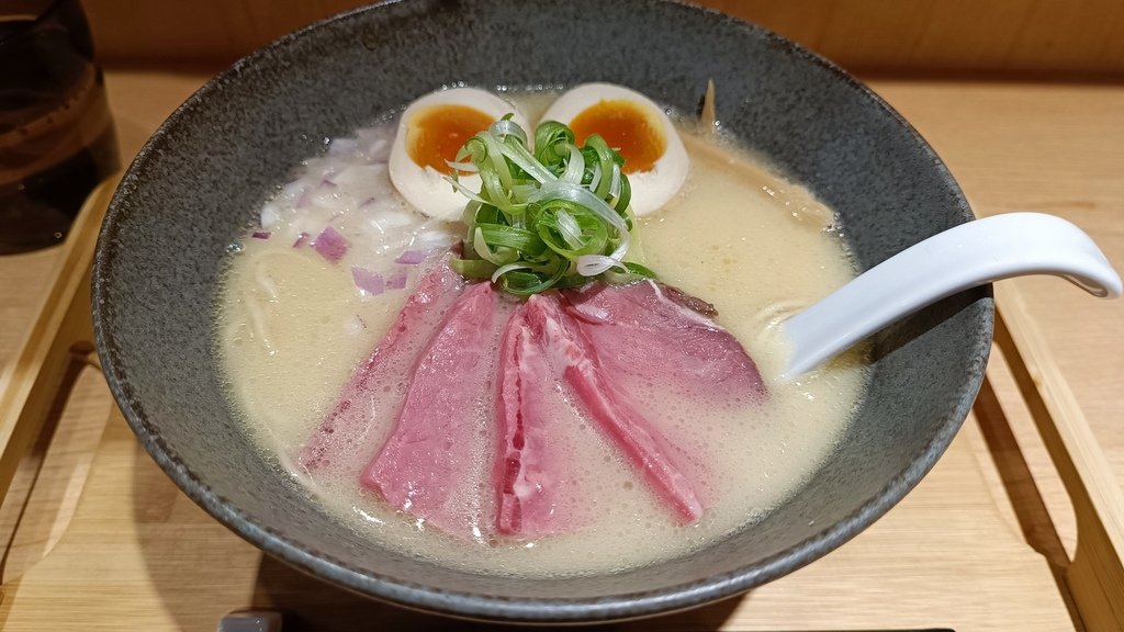 【台北大安】神無月拉麵(らぁ麺 神無月)、牛骨濃湯爽口好喝