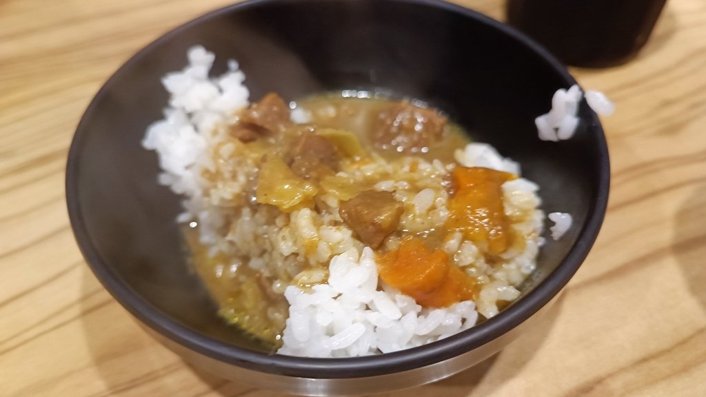 【台北士林】孫東寶士林延平店、居然有吃到飽的咖哩牛飯與肉燥飯