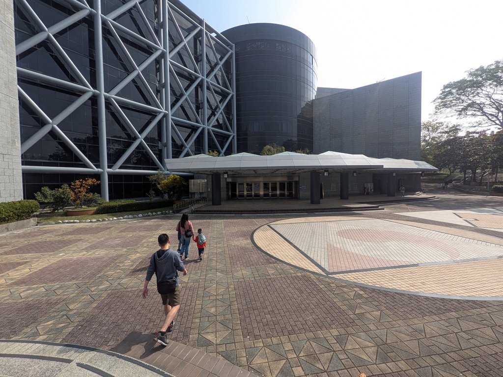 【高雄三民】彩虹童畫親子樂園就在高雄國立科學工藝博物館B1、