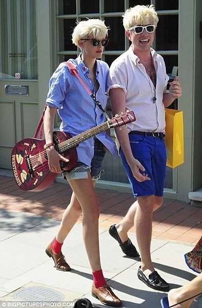 1006_agynessdeyn04.jpg
