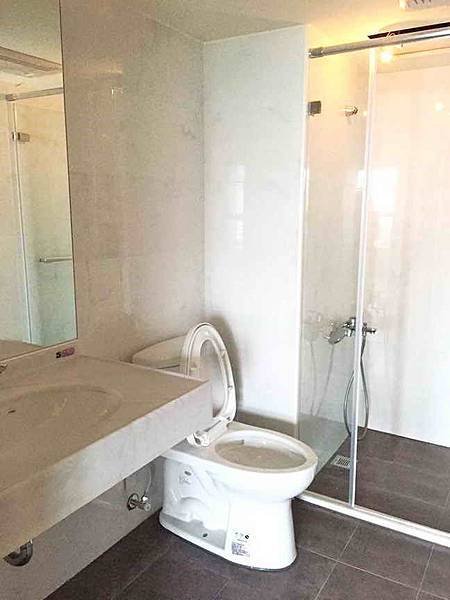 12.衛浴.jpg