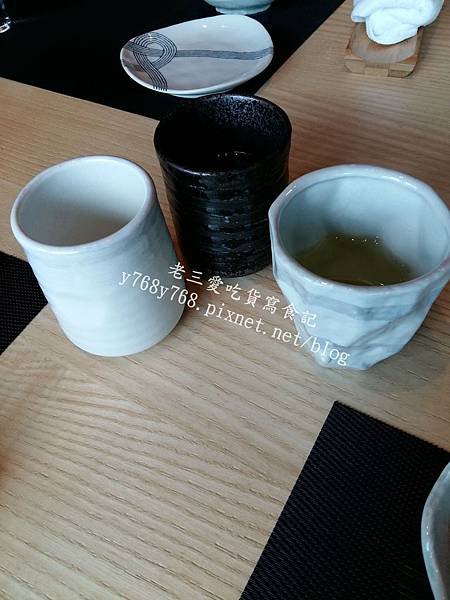丸本陣-老三用電子鍋做料理2.jpg