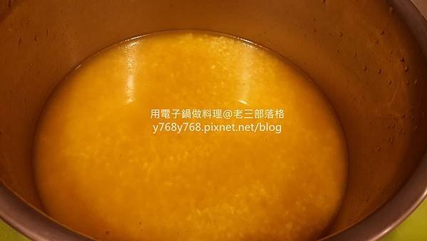 蕃茄咖哩蛋什錦炊飯-老三用電子鍋做料理5.jpg