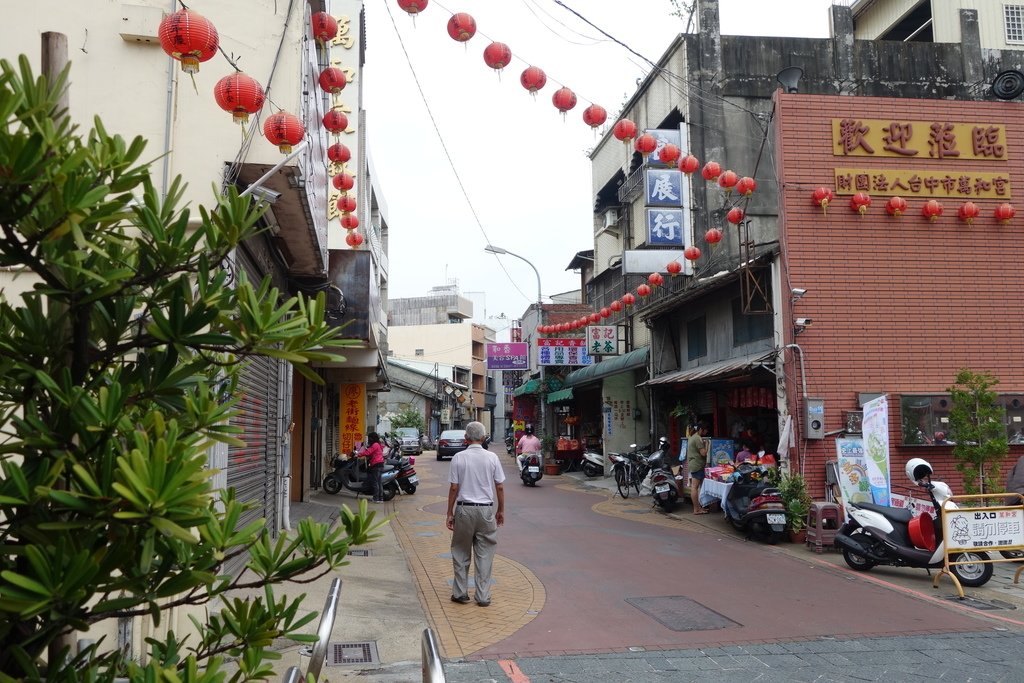 DSC08285.JPG - 為了旅館! 去年 今年都是台中