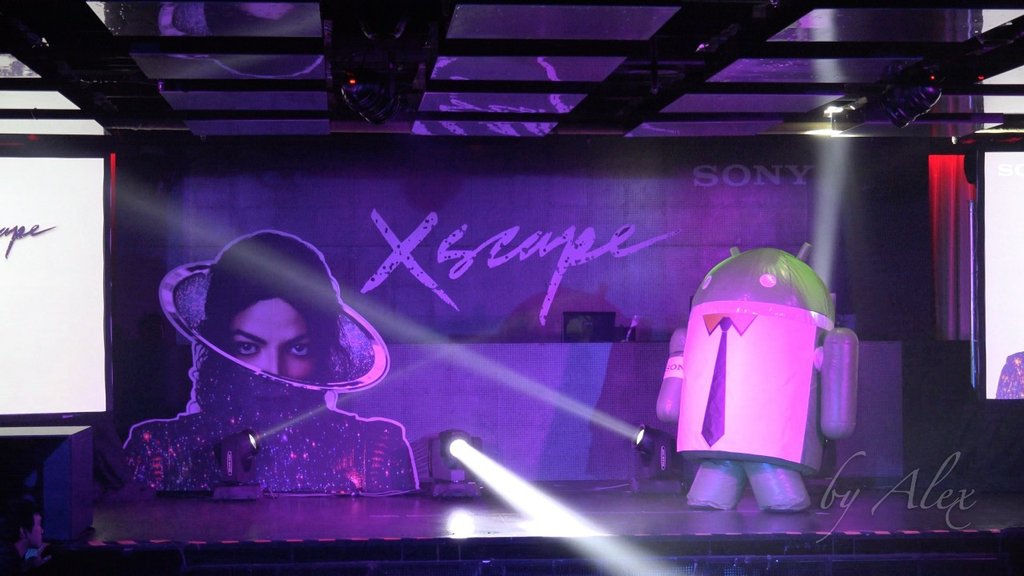 MJ_Xscape_03.jpg