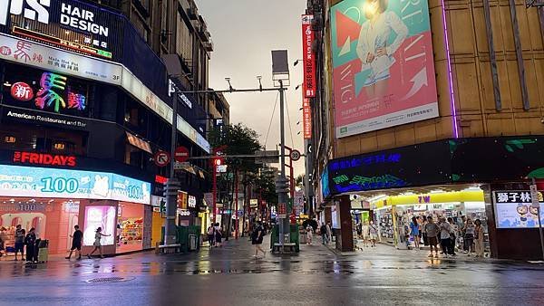 【東遊】基隆半日遊攻略｜基隆景點推薦：鯨鯊游進基隆港囉！廟口