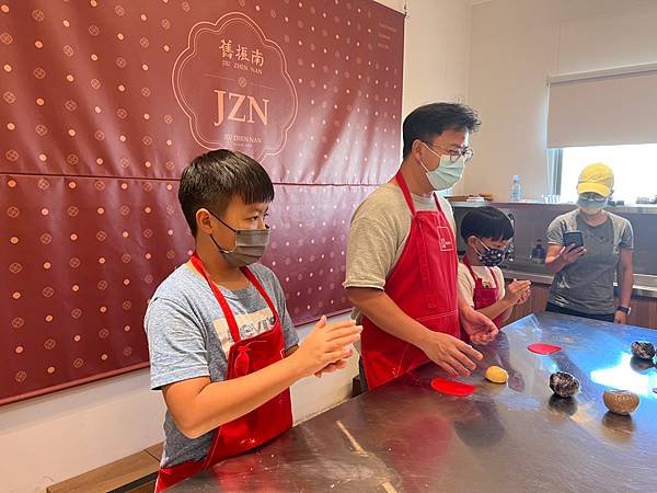 玩生活l 舊振南餅店 台南旗艦店 DIY 古早餅  有趣又好