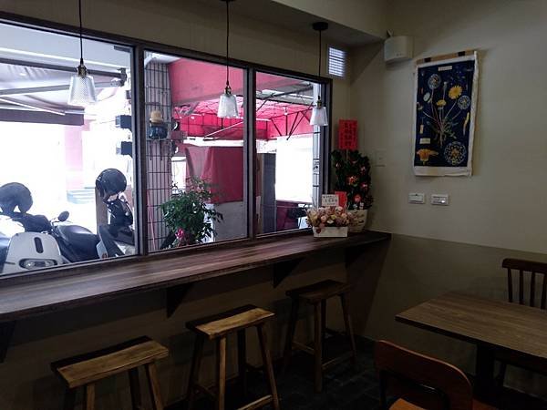 向外吧台.jpg