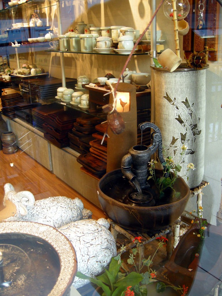 store_pottery2