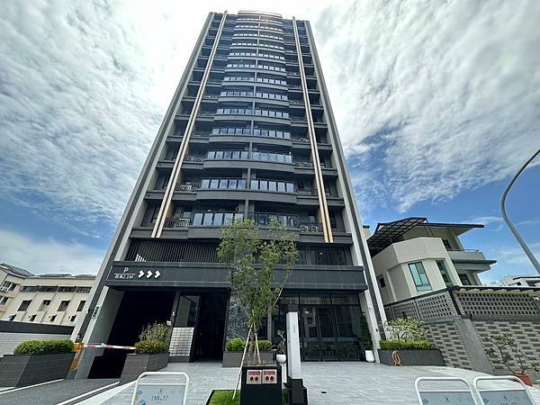 🎉賀成交🔸高雄大學★高樓層三房平車雙衛開窗