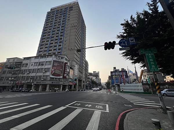 🔸港灣１號院高雄港愛河摩天地標宅