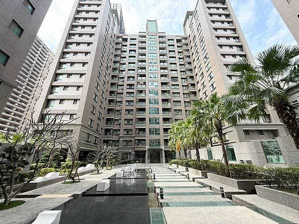 🔸全採光邊間正2房★衛浴開窗★美術館