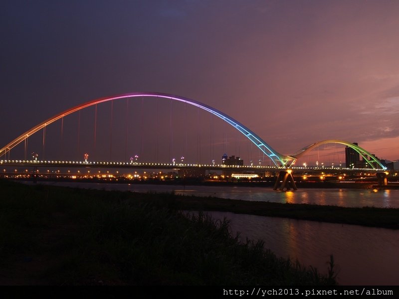 新月橋夜景 (12).JPG