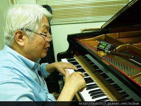 2013鋼琴調音 (19).JPG