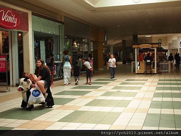 Muncie Mall (16).JPG