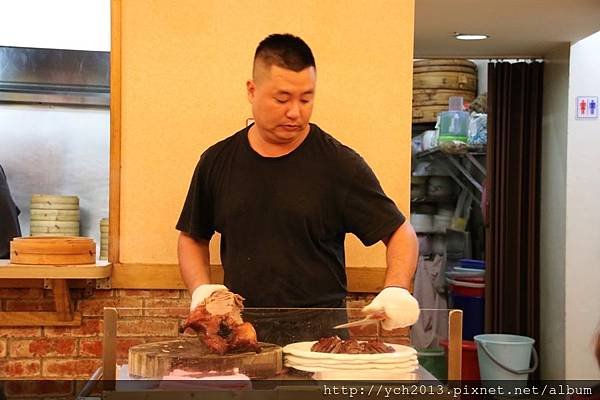 松山區美食餐廳/小巨蛋美食/真福記脆皮烤鴨餐廳